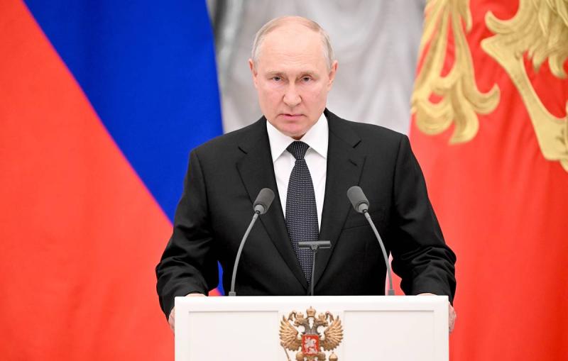 Путин призвал чиновников относиться к семьям погибших бойцов СВО как к своим