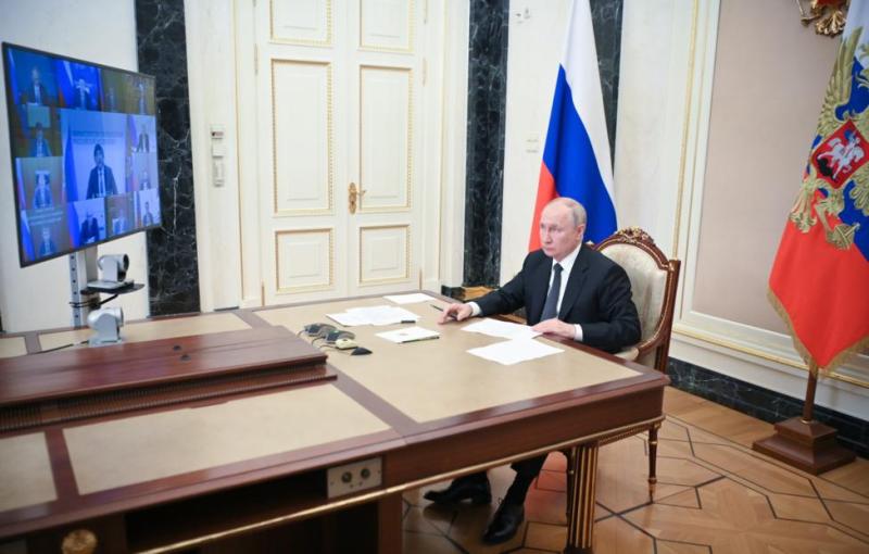 Путин выделил средства на книги для библиотек в новых регионах