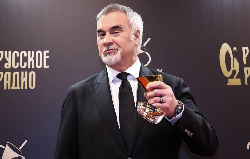 В Совфеде предложили лишить Валерия Меладзе гражданства РФ