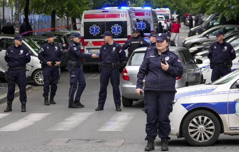 СМИ: число жертв стрельбы в школе в центре Белграда увеличилось до девяти