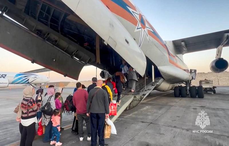 В Москву вылетел спецборт со 120 эвакуированными из Газы россиянами