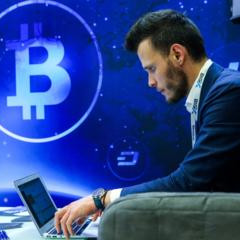 Цена биткойна впервые с 10 апреля 2022 года поднималась выше $42 тыс.