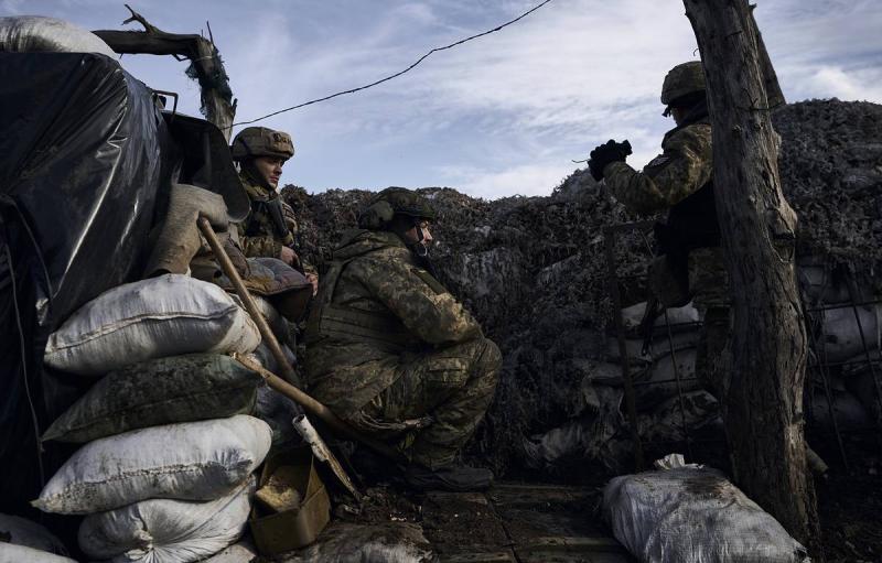 Офицер: ВСУ переводят резервы со сватовского направления в ЛНР под Кременную