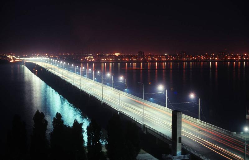 В Днепре снесли памятник Ломоносову