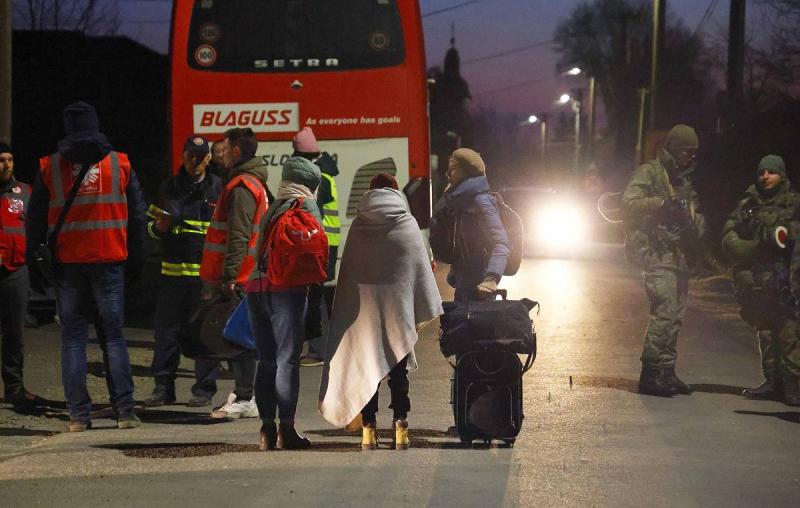 Почти половина словаков считают чрезмерной помощь беженцам с Украины