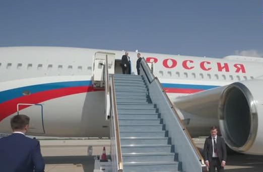 Президент России прибыл с визитом в Саудовскую Аравию