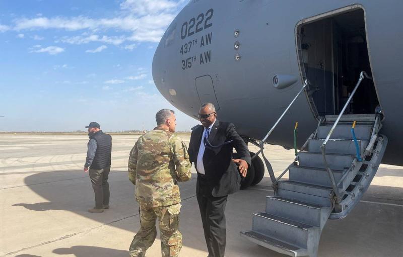 Министр обороны США прибыл с необъявленным визитом в Ирак