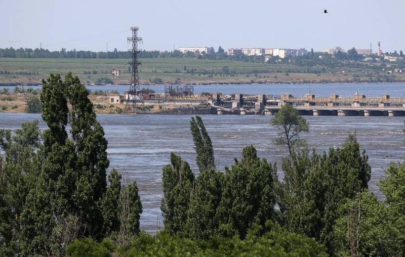 Press review: Kakhovka dam damaged by Kiev strikes and search on for New START successor