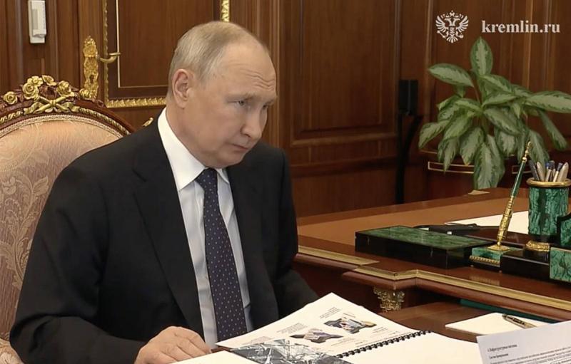 Путин призвал нарастить долю производства новейших вооружений