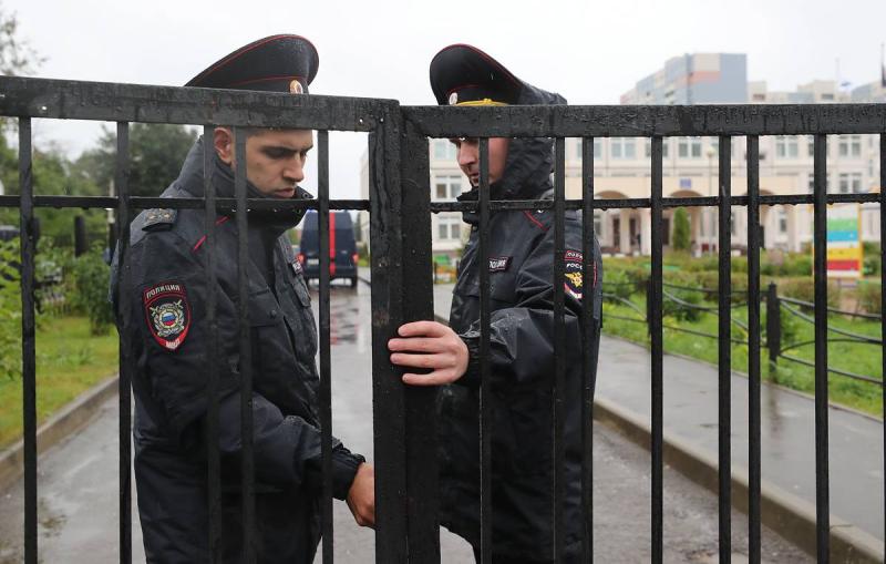 В Ростовской области подросток нанес ножевые ранения четверым взрослым в школе