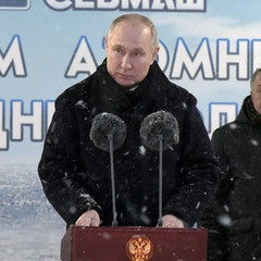 Путин: Россия последовательно оснащает свой ВМФ современной техникой и вооружением