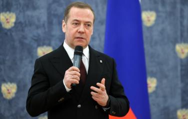 Медведев выразил уверенность в победе России