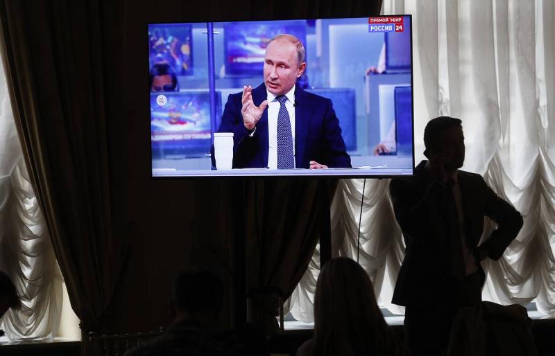 Журналисты Зарубин и Березовская станут модераторами прямой линии с Путиным