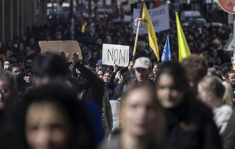 Around 380,000 people took to streets to protest pension reform in France