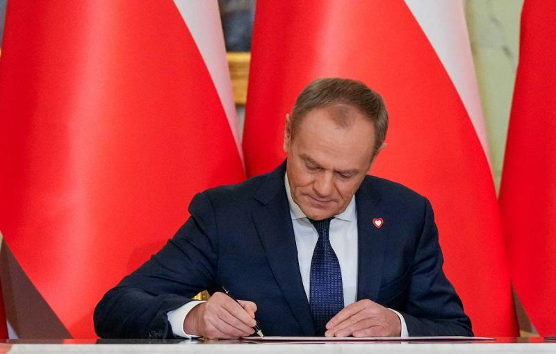 Президент Польши привел к присяге премьера Дональда Туска