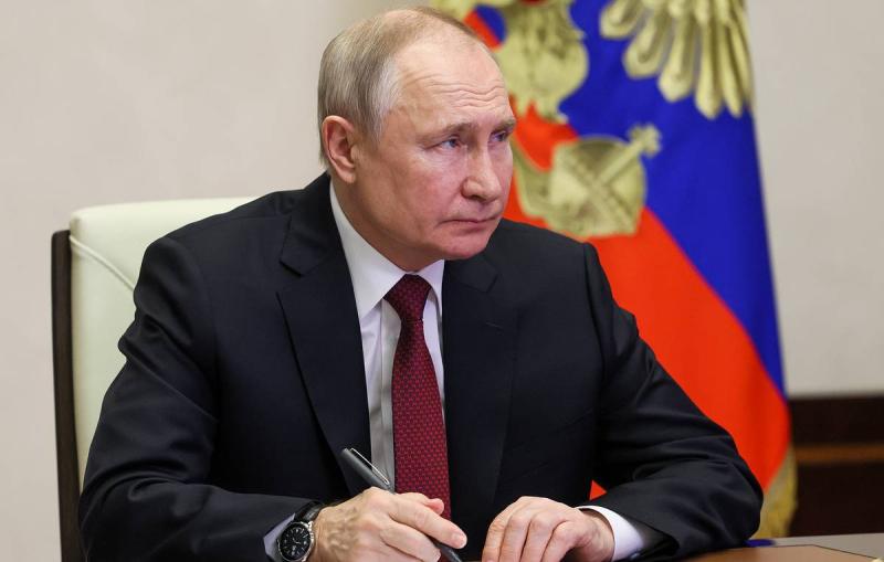 Путин: Россия живет под прессингом 