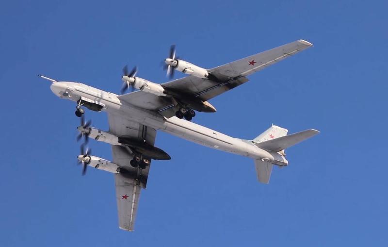 Два Ту-95МС выполнили полет над акваториями Баренцева и Норвежского морей