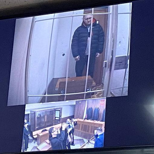 Суд смягчил меру пресечения отцу девочки, устроившей стрельбу в брянской гимназии