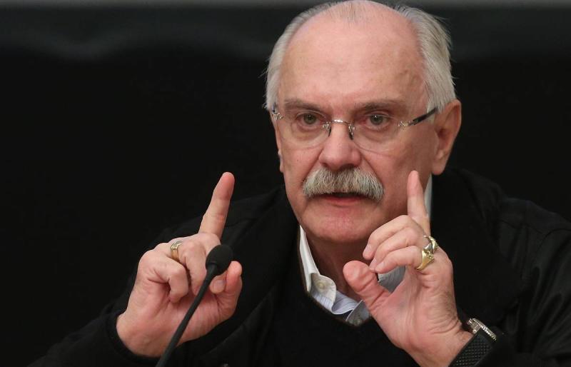 Михалков заявил о намерении обсудить с Путиным организацию евразийского 