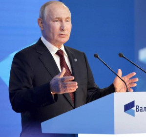 Press review: Putin argues for global order remake and Turkey to host next Ukraine meeting