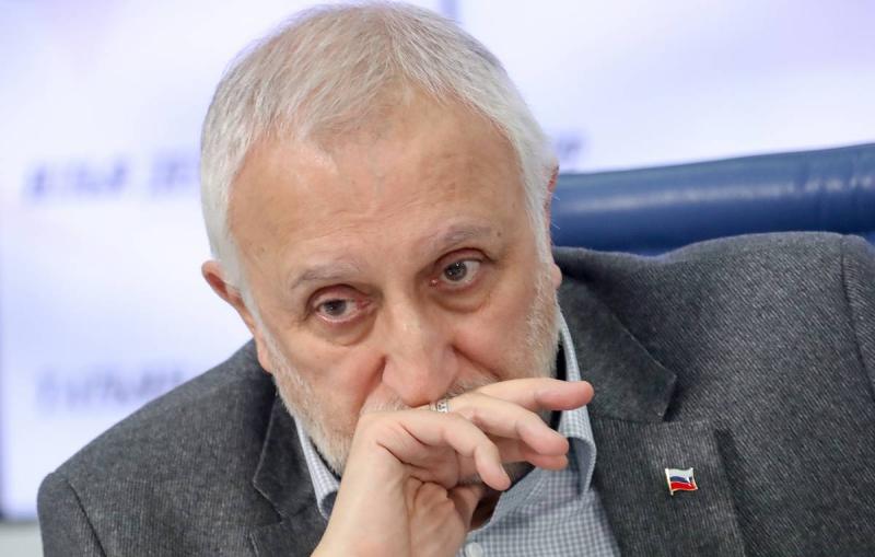 Умер режиссер Николай Досталь