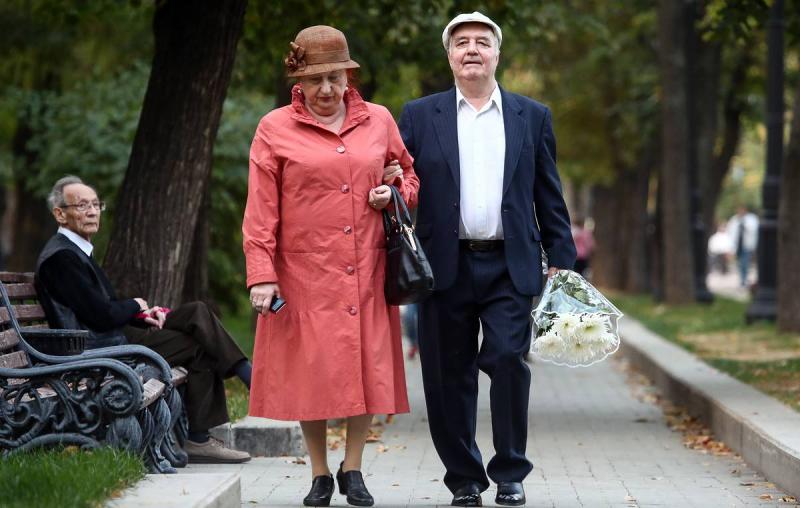 Жители России рассказали, в каком возрасте чувствуют себя старыми