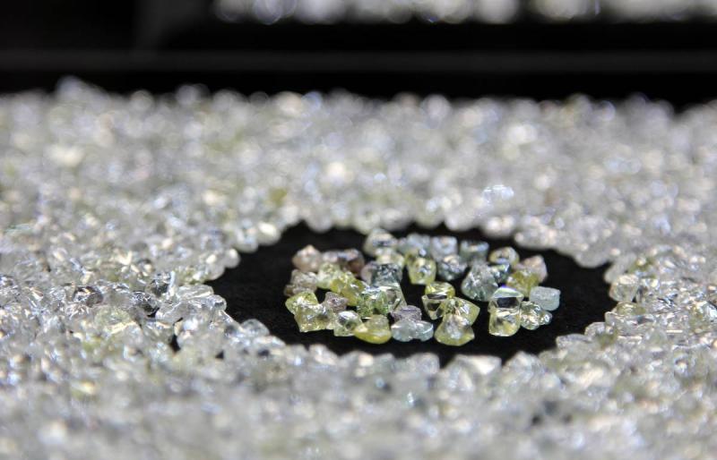 Глава De Beers полагает, что на таможне не смогут отличить российские алмазы от других