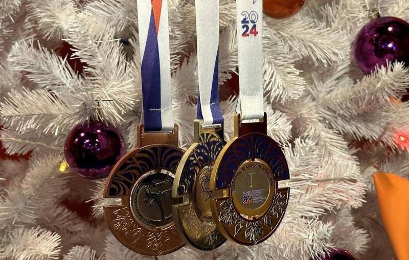 В Челябинске показали медали чемпионата России по фигурному катанию