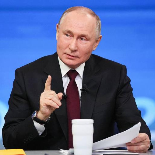 Путин заявил о сокращении внешнего долга России примерно на треть