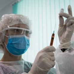 СМИ: пострадавшая из-за вакцины от COVID-19 датчанка получит $1,6 млн компенсации