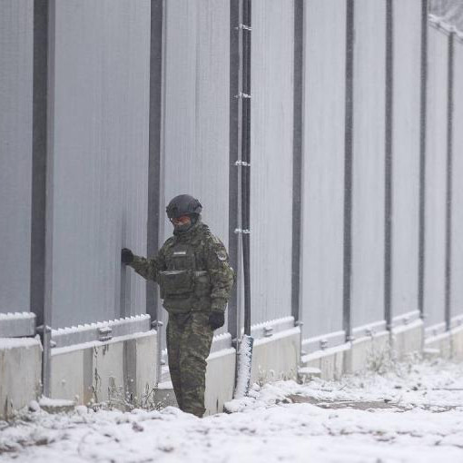 Польша усилит заграждение на границе с Белоруссией