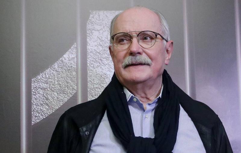 Михалков не готов работать с уехавшими из России артистами