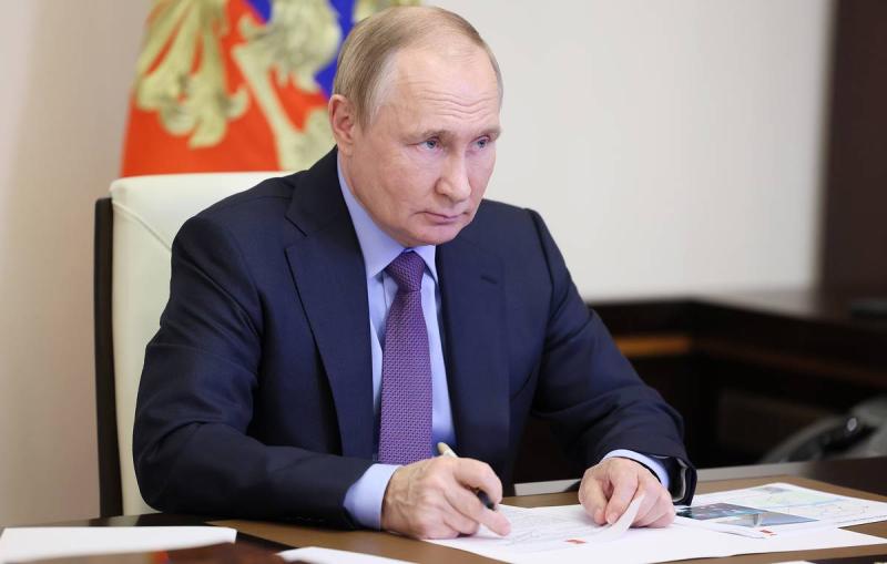 Путин определил 40 кандидатов в новый состав Общественной палаты