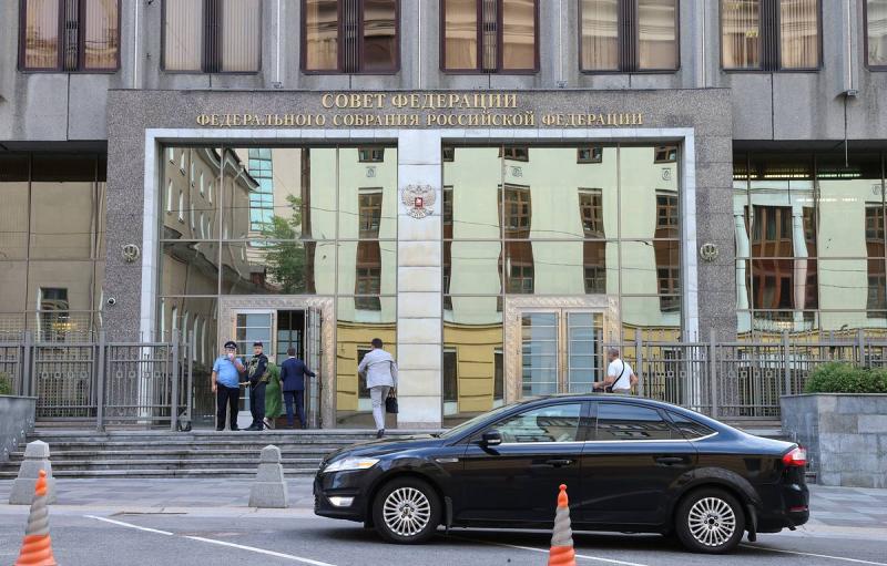 Сенаторы предложили правительству проработать вопрос о налогообложении доходов блогеров