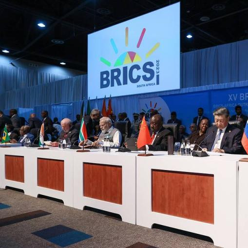 Press review: Summit heralds six more BRICS in wall and EAEU urged to take autonomous path