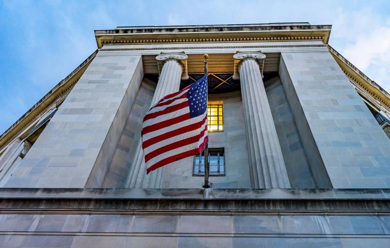 Bloomberg: изъятие США российских активов будет "незаконным и неразумным"