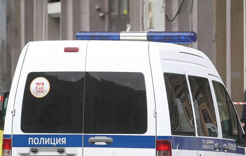 Мужчина открыл стрельбу в отделении Сбербанка в Москве