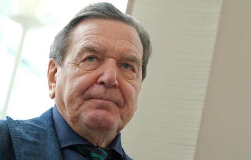 Шрёдер назвал правильной свою политику в отношении России