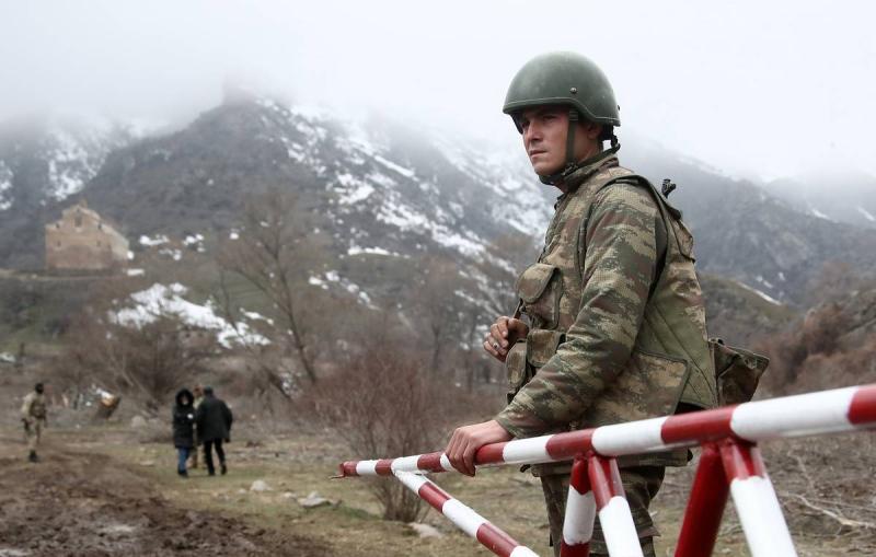 Азербайджан сообщил, что взял под контроль несколько высот на границе с Арменией