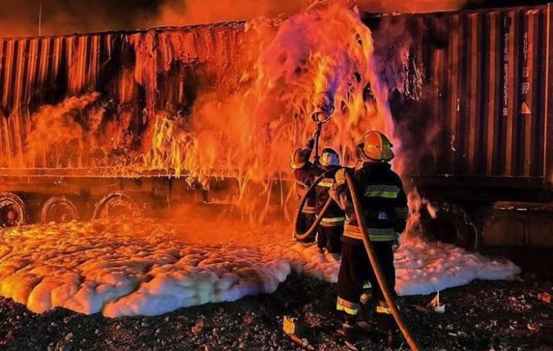 На судоремонтном заводе в Одессе произошел пожар
