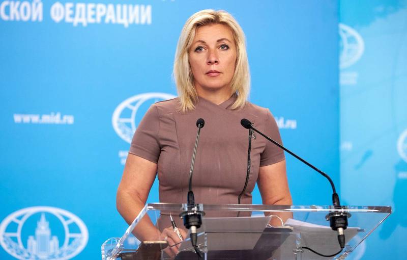 Захарова расценивает как "опасную глупость" ноту с запретом ей пролетать над Болгарией