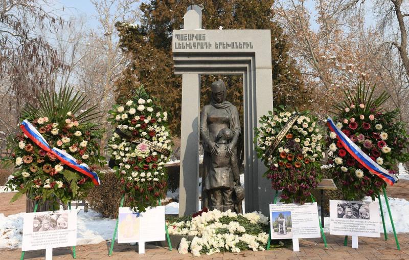 СК Армении обвинил осквернившего памятник блокадникам ереванца в разжигании ненависти