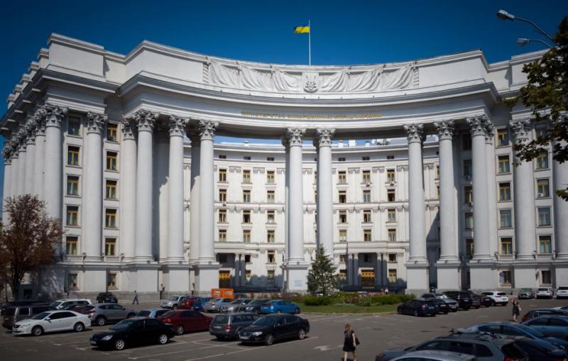 Economist: власти Украины могут объявить дефолт в августе
