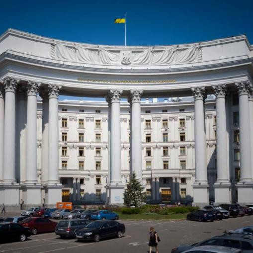 Economist: власти Украины могут объявить дефолт в августе