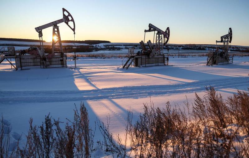 Цена нефти Brent впервые с 18 декабря 2023 года опускалась ниже $76 за баррель