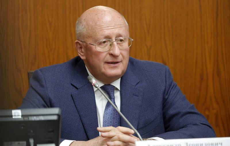 Гинцбург заявил, что пандемия COVID-19 продолжается
