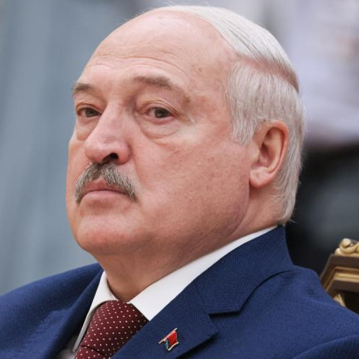 Лукашенко отметил, что ситуация на границе с Украиной нагнетается из-за контингента РФ