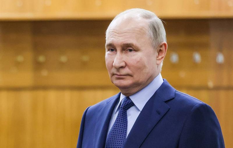 Президент присвоил звание народного артиста РФ Лавроненко, Крысановой и Пеговой