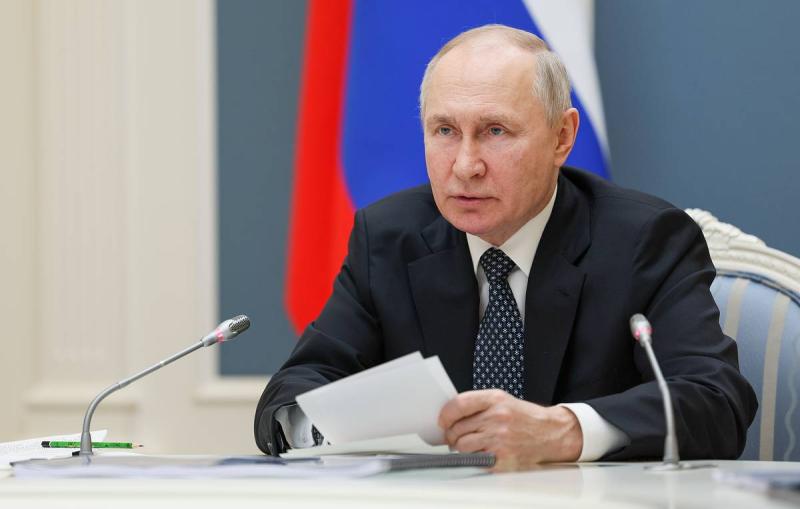 Президент РФ обсудил с Совбезом информационную безопасность