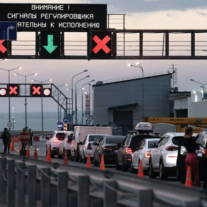 В очереди на подъездах к Крымскому мосту скопилось свыше 1,6 тыс. автомобилей